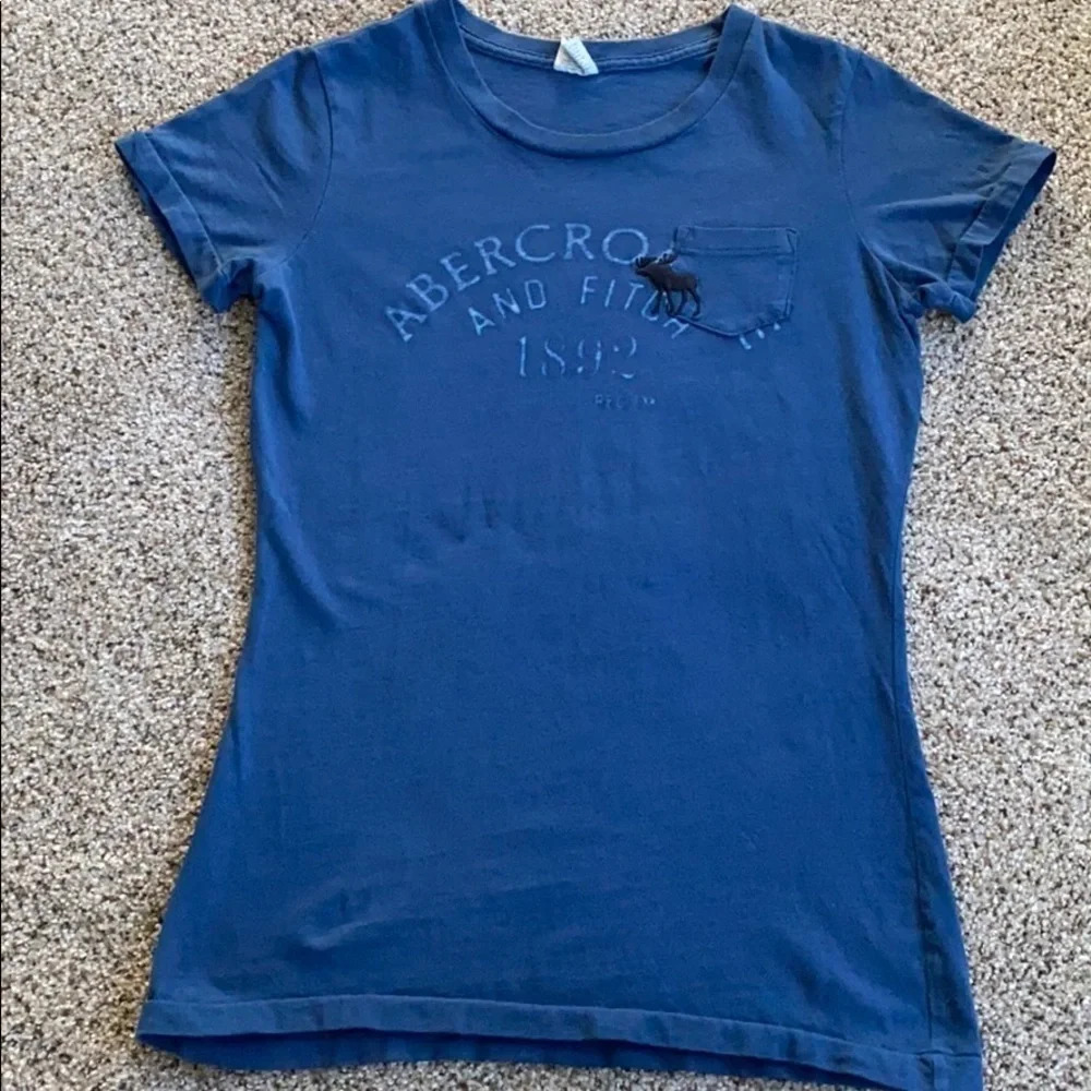 •Abercrombie and Fitch• Original Vintage Tee EUC
